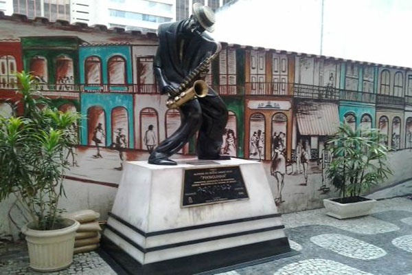 Estátua Pixinguinha