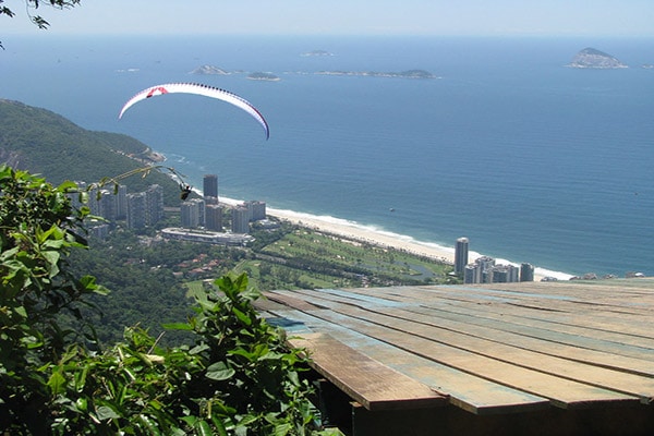 Voo panorâmico de parapente no Rio de Janeiro