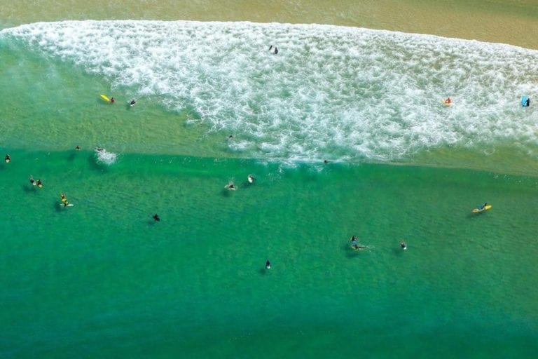 Imagem da agua do mar no Rio de Janeiro.