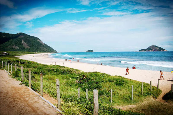 Praias na Área de Preservação Ambiental de Grumari